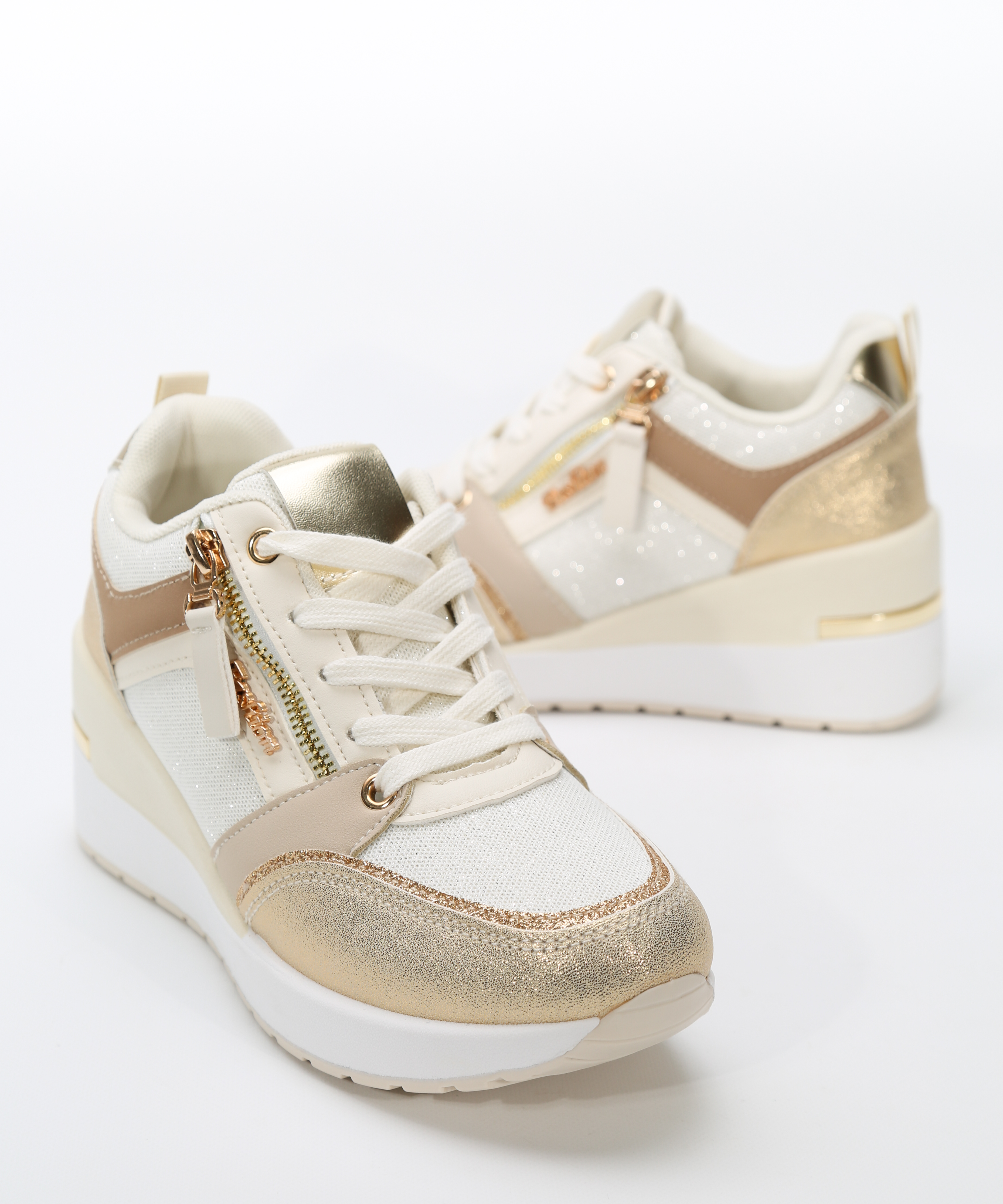 Zapatillas cu&ntilde;a detalle cremallera